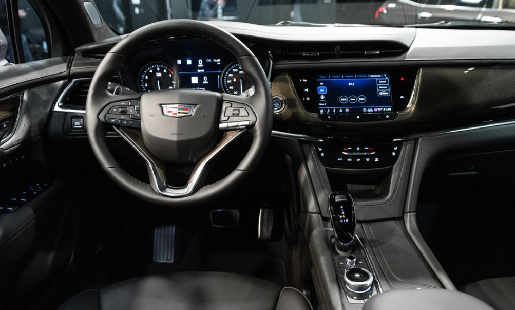 New 2023 Cadillac XT6 Interior