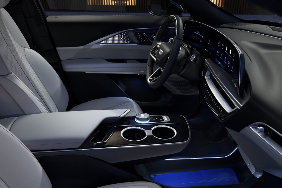 New 2024 Cadillac Lyriq Interior