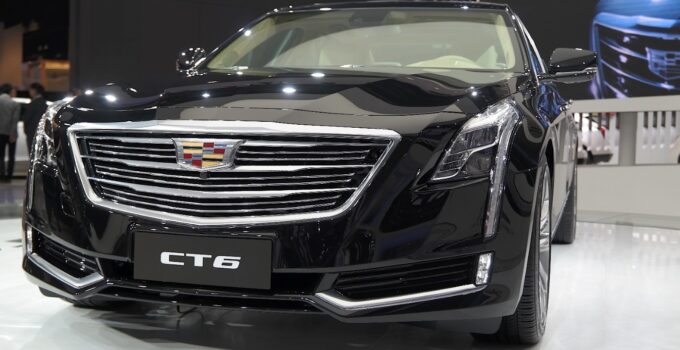 2025 Cadillac CT6 Hybrid