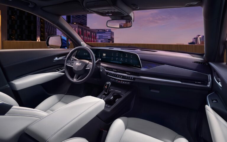 2025 Cadillac XLR Interior