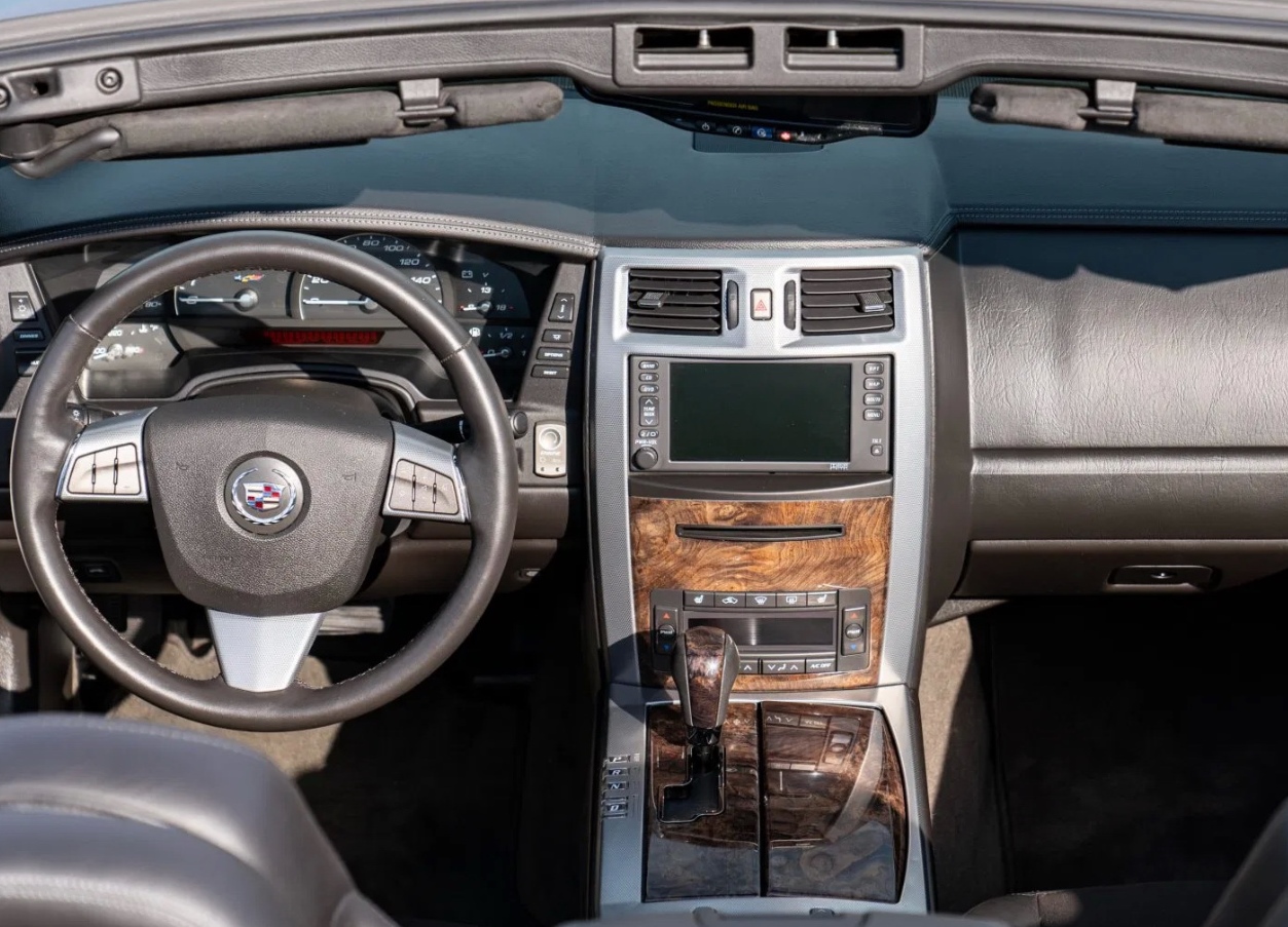 2025 Cadillac XLR-V Interior
